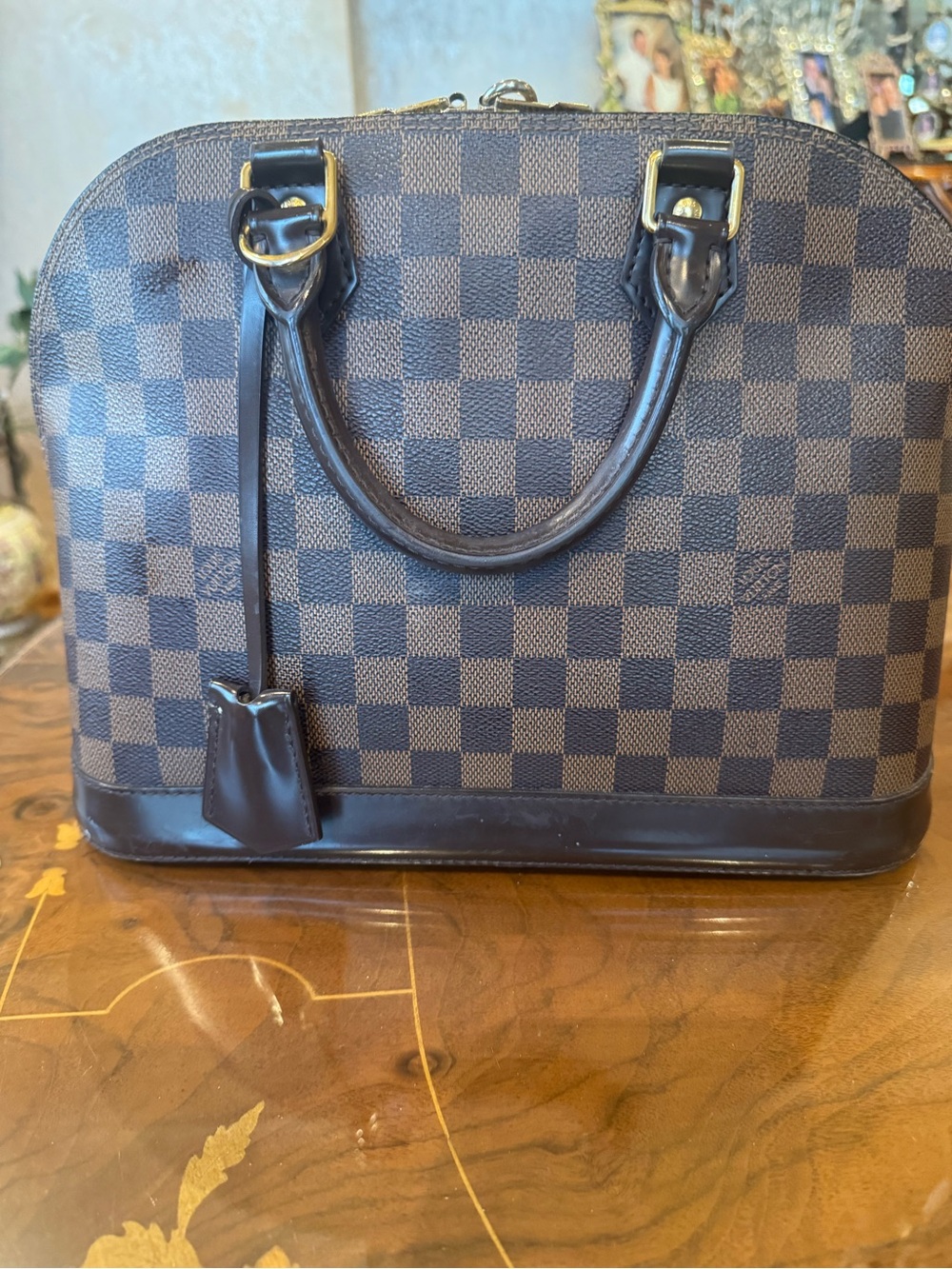 Authentic Louis Vuitton Brown
Checkered Alma Dome
Satchel Bag LV
Medium PM